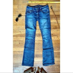 American Eagle Jeans / Bootcut / Dark Wash / Low Rise